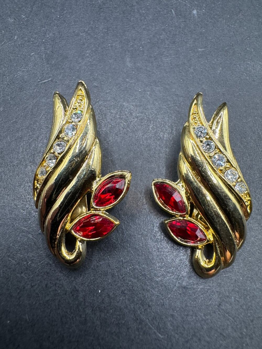 Fashion Runway Gold Tone Ruby & Diamond Style Rhinestone Clip On Earrings
